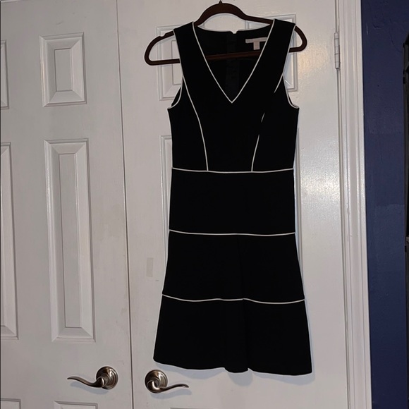 Banana Republic Dress Women's Sz 6 Black White Sleeveless Fit Flare - Picture 3 of 6
